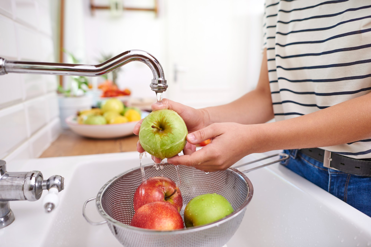 Eco-Friendly Kitchen Plumbing: Save Water and Money